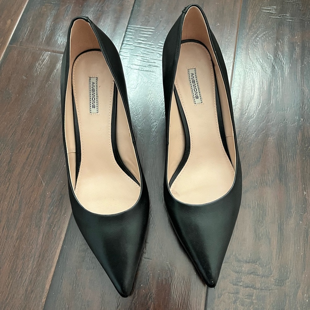 Heels - Picture 2 of 2